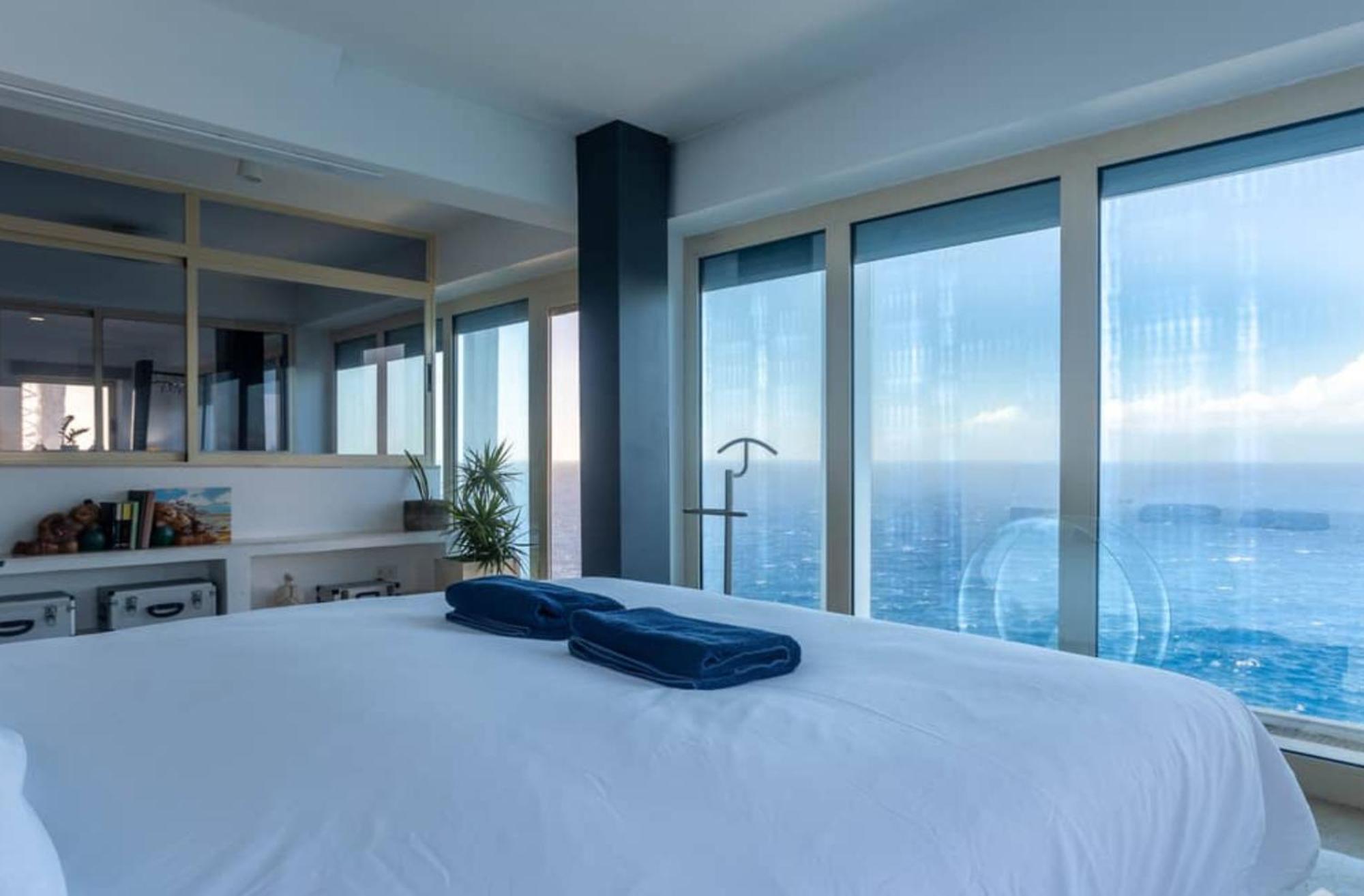 Exclusive Seafront Villa,Private Pool,Gym,Bbq 엘 토로 외부 사진